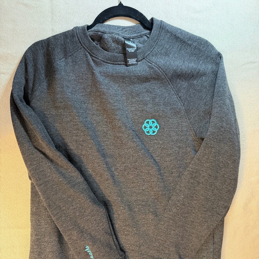 Apple Breathe Logo Branded Sweatshirt - Small